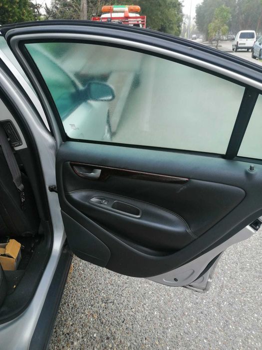 Carro Volvo S60 de 2001 para peças