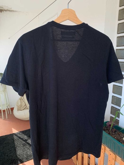 T-shirt Básica Zara Essentials Preta – Gola em V – Tamanho L
