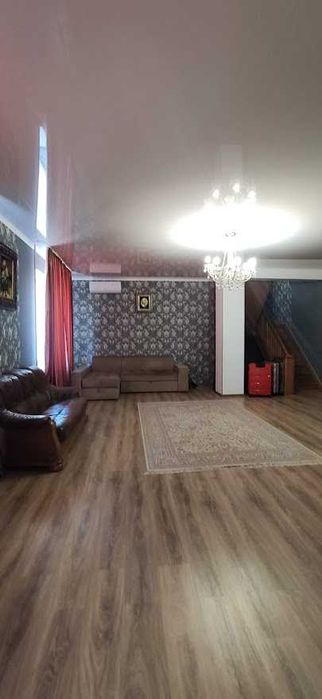 Продам будинок в Лісках з меблями та технікою на ділянці 9 соток