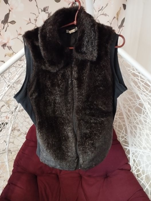 Желетка жіноча 52 розмір