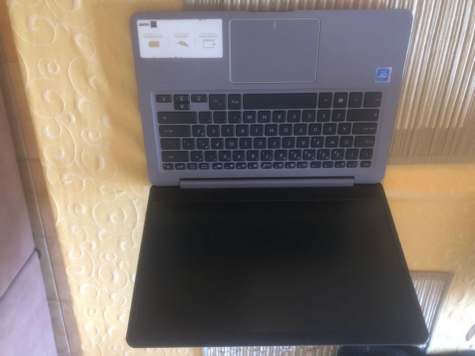 Laptop Asus Intel Celeron N4000 1.10GHz