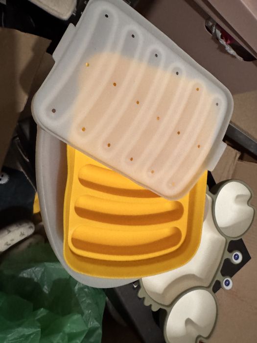 Дитячий посуд.