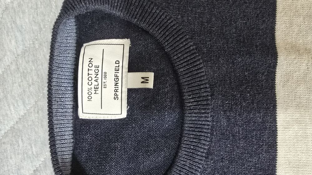Camisola Springfield Tamanho M
Cor: cinza e azul
Em ótimo estado