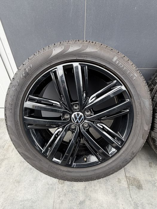 Диски з шинами R19 5x112 VW Tiguan Amarok Touareg Atlas