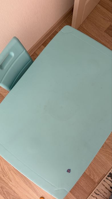 Продам детский стол и стул