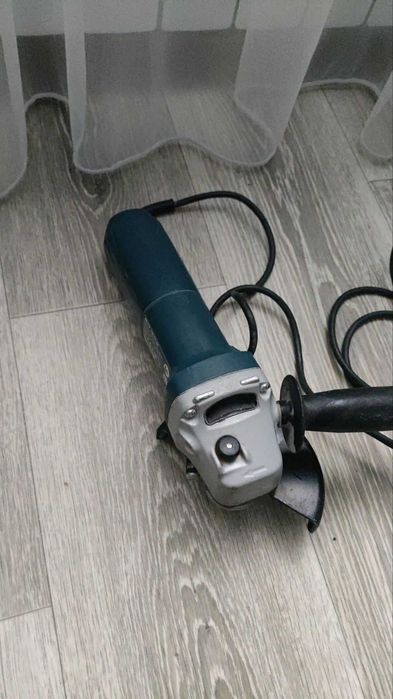 Оригинальная болгарка BOSCH GWS 670 (БУ)