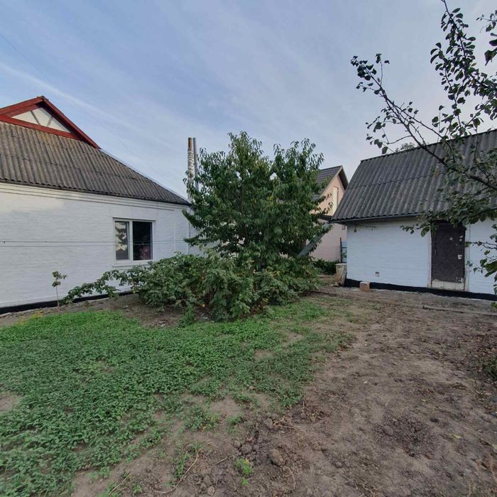 Продаж будинку . М.Тараща