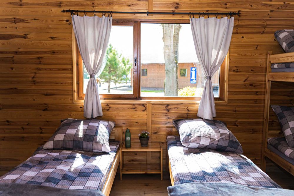 Domki i noclegi dla rodzin nad jeziorem | Majówka | Giewartów