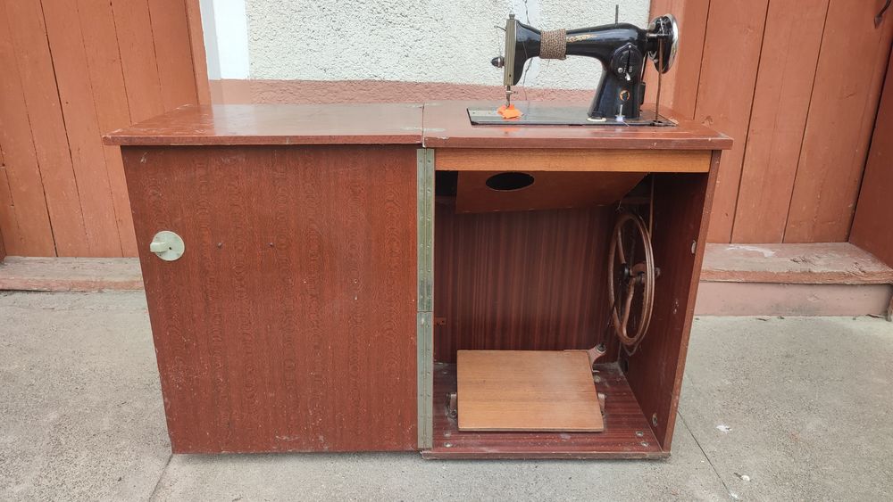 Ручна швейна машинка!