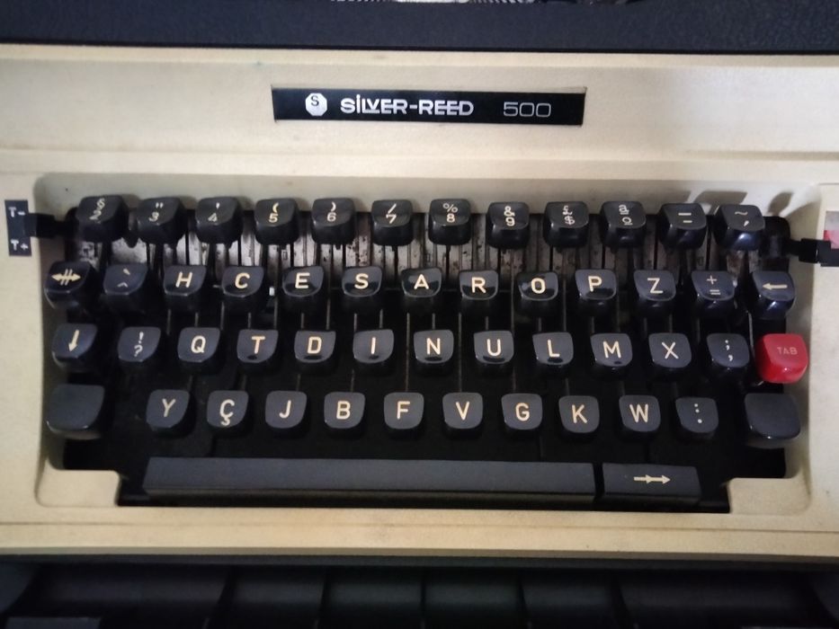 Máquina de escrever vintage Silver-Reed 500