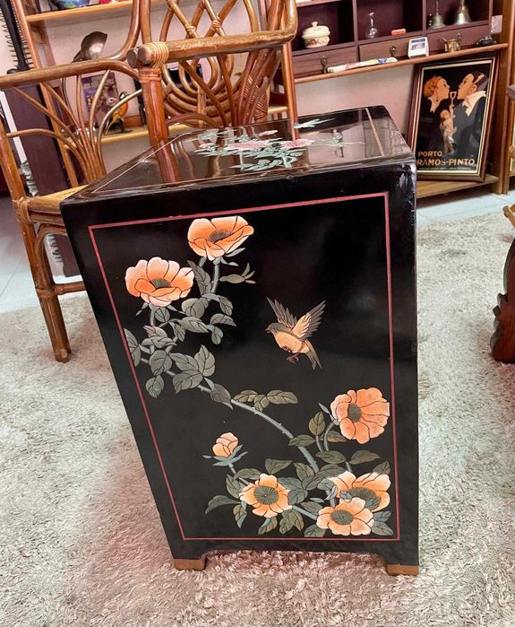 Móvel Lacado Estilo Chinoiserie – Vintage (c. 1970–90)
