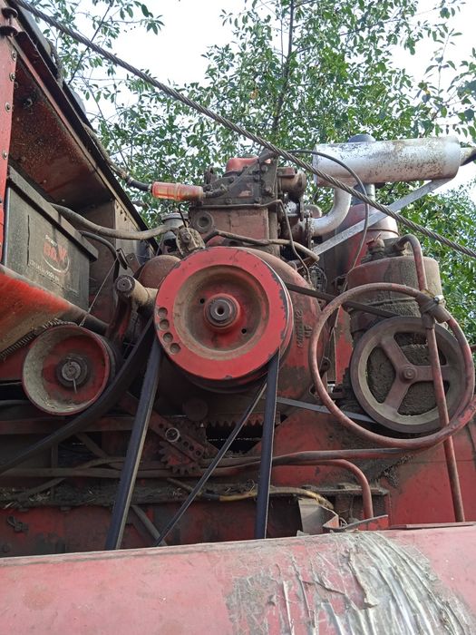 Комбайн Massey Ferguson 87