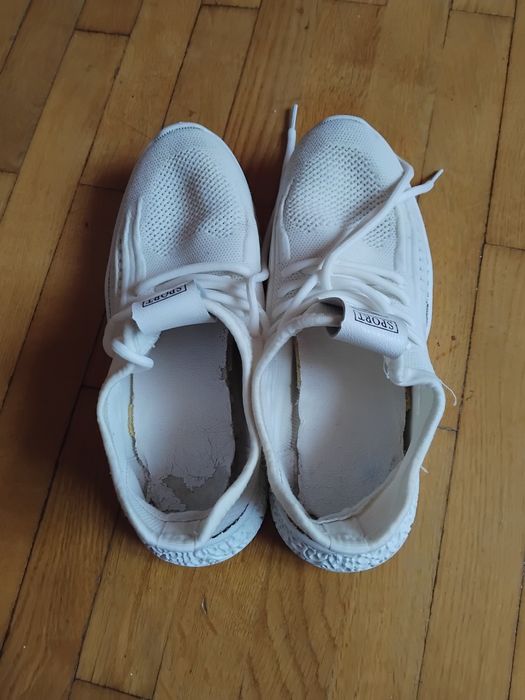 Красовки білі 39 р.