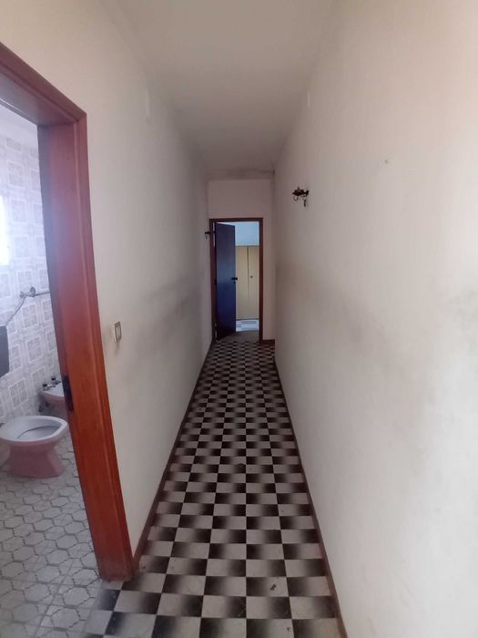 2 moradias mais 900m2 de terreno em São Martinho do Bispo