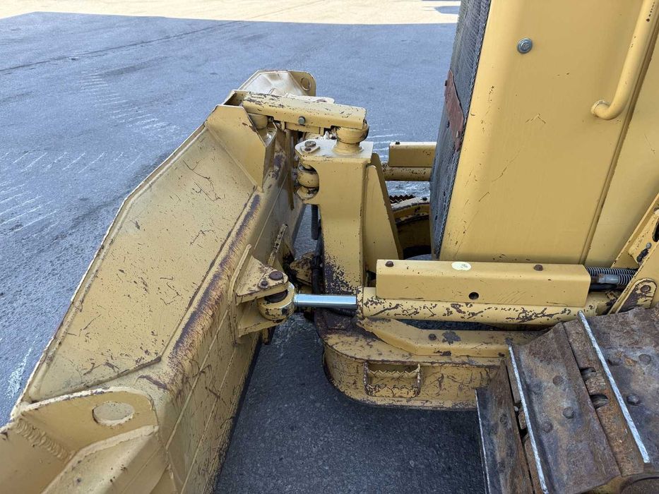 CAT D3GXL.