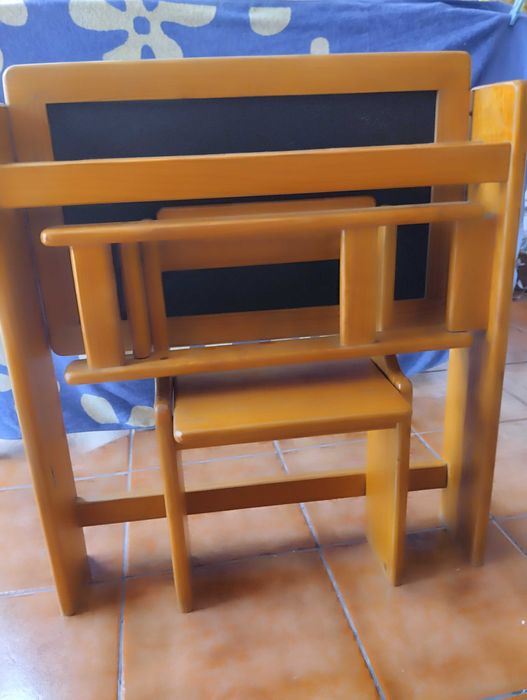 Secretária escolar antiga com tampo reversível