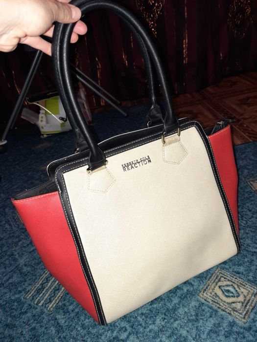 Продам сумочку в гарному стані