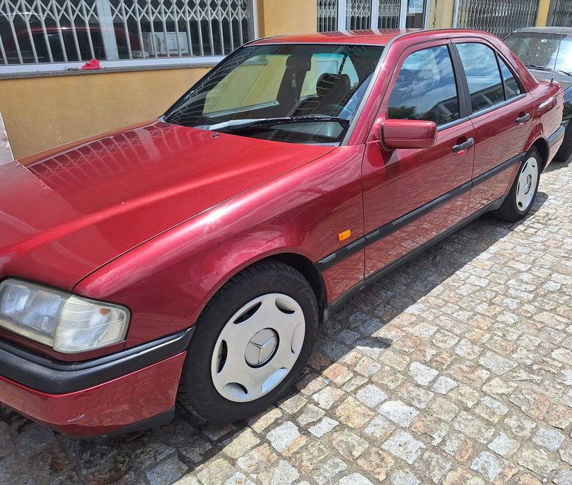 Mercedes em ótimas condições