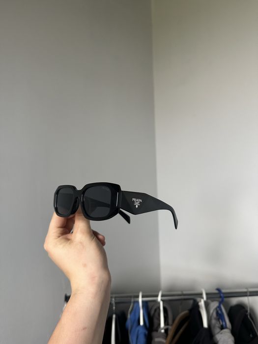 Przeciwsloneczne okulary prada
