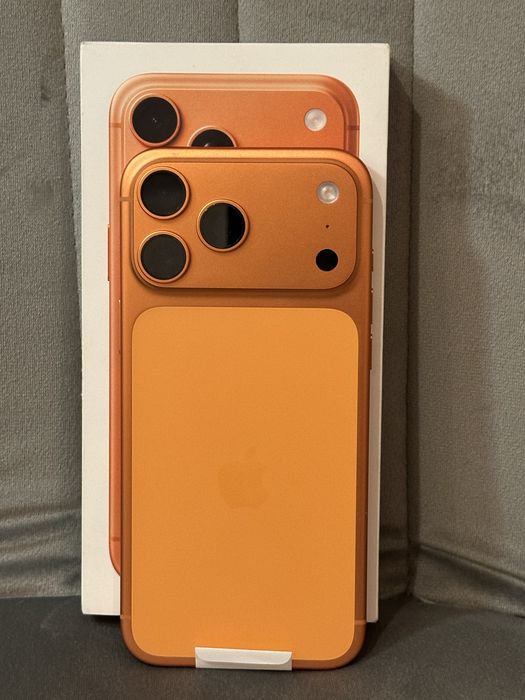 iPhone 17 Pro Max 256 Cosmic Orange