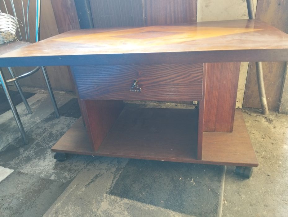 Stolik kawowy zabytkowy z szufladaaa