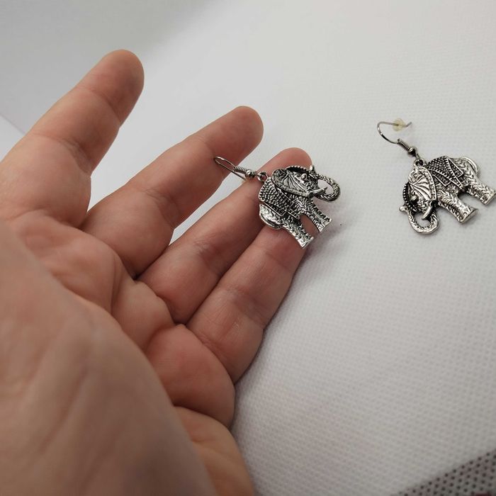 BRINCOS (2) 1 unid- 3€; 2 unid- 4€; 3 unid- 5€