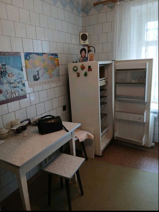 Мотель , продам простору двокімнатну квартиру.