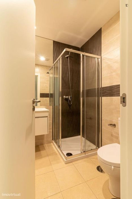 Quarto - localizado em Setubal