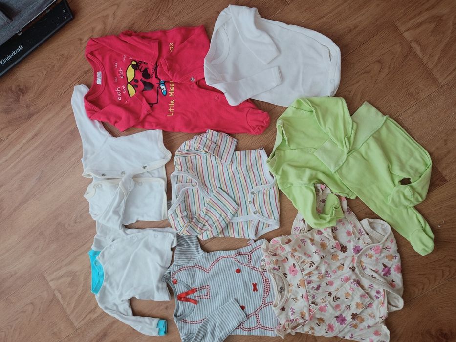 Пакетом дитячі речі від 0-3 місяців,в роддом,новонародженим