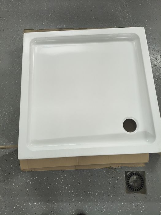 Sprzedam nowy brodzik  firmy Cersanit 90x90