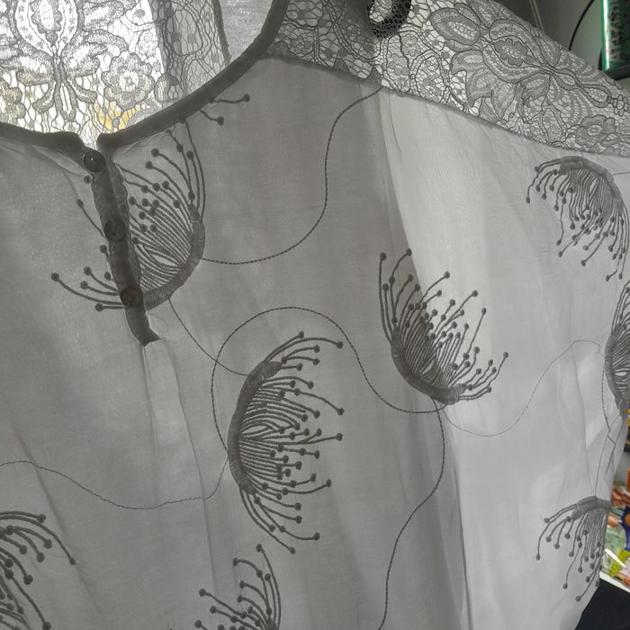 Sprzedam  bluzeczkę mgiełkę z jedwabiu