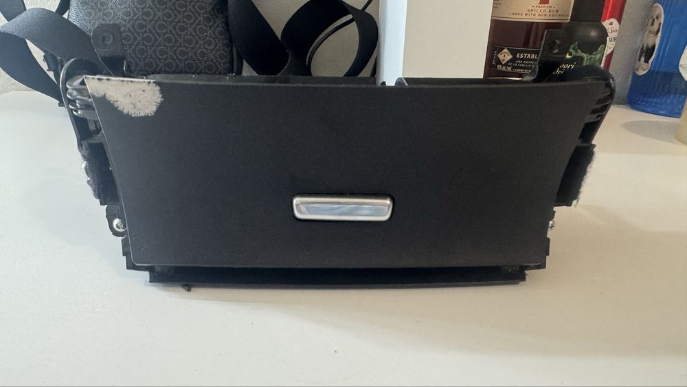 Ford Edge MK2 2014-2017 Бардачок пепельница HT4B-R044C16-CAW