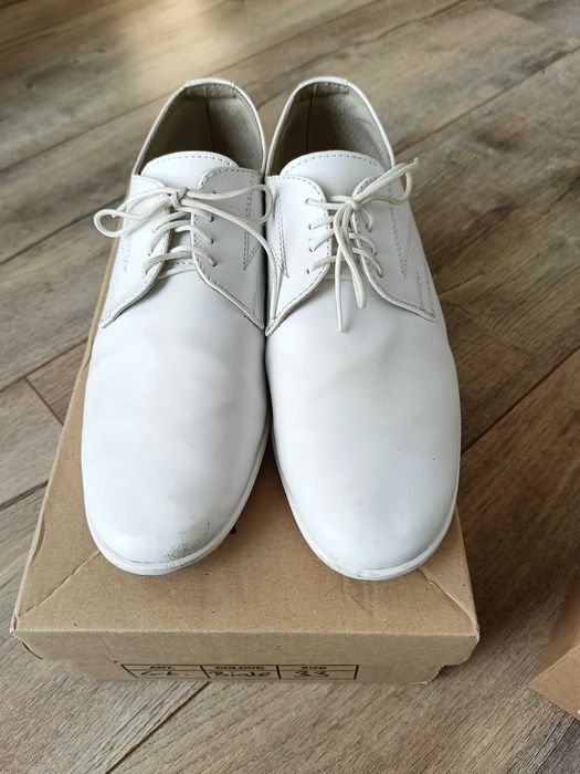 Buty do komuni rozmiar 33