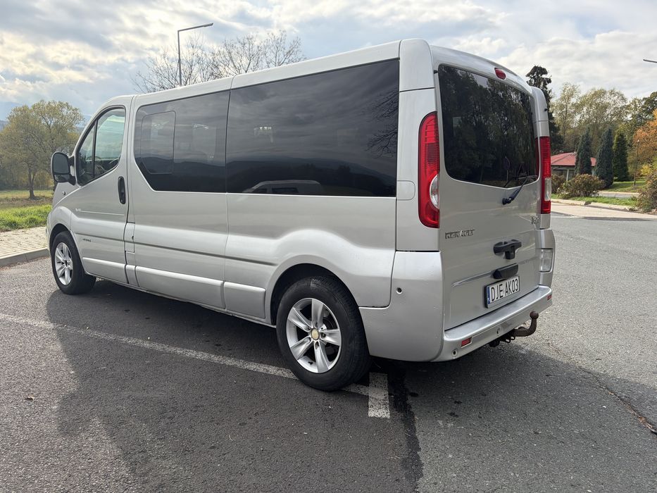 Renault Trafic oryginalny Black Edition L2H1 salon Polska 9 osób