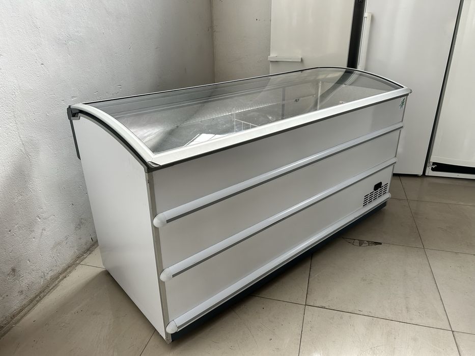 Zamrażarka  witrynowa skrzyniow na lody i mrożonki Novum 600 l