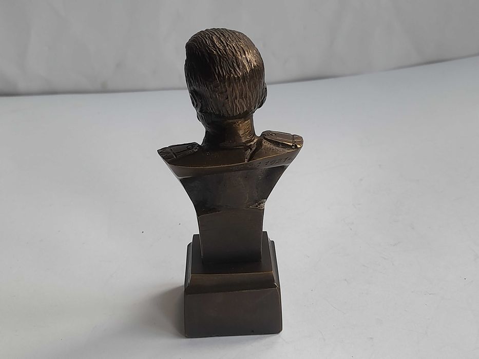 Popiersie Józef Piłsudski, sygnowane (11 cm)