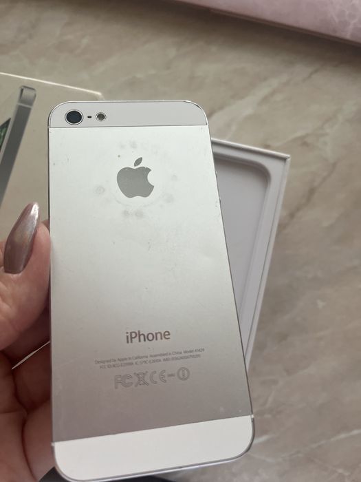 Продам вживаний телефон Iphone Apple5, під ремонт або на деталі.