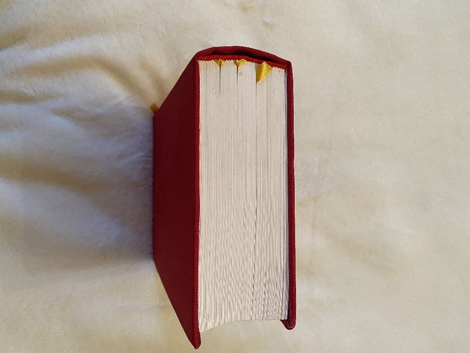 Палітурні роботи, виготовлення нових і ремонт старих книг.