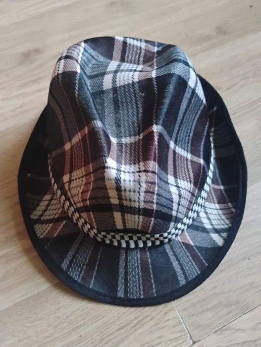 Kapelusz różnokolorowy