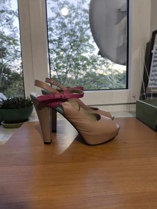 Босоніжки жіночі 36 розмір натуральна шкіра