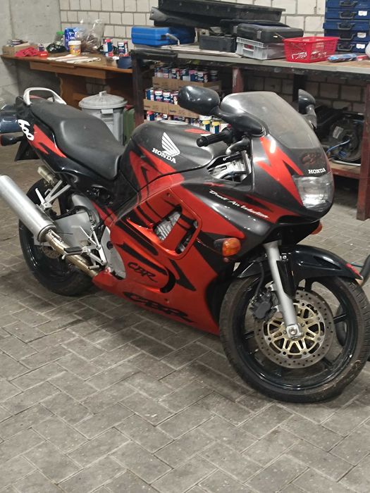 Honda CBR 600 F3 pc31