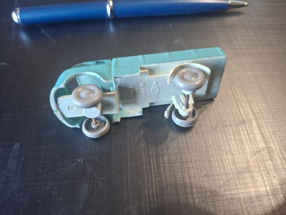 Plastic truck model436768372855285762