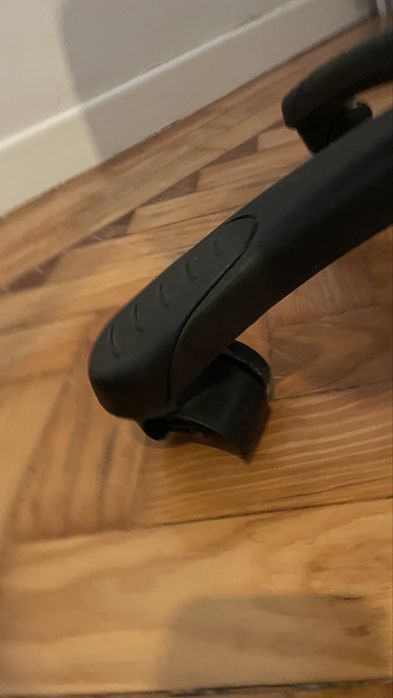 Cadeira Gaming NPLAY Vermelha/Preta – 45 € negociáveis
