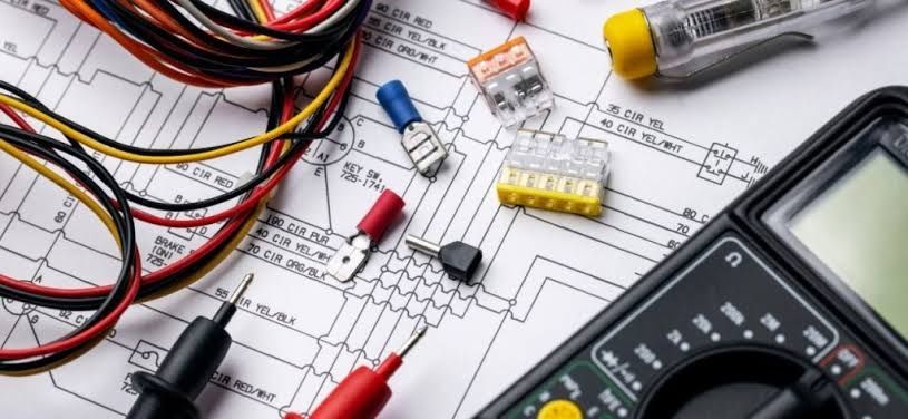 Montaż instalacji elektrycznych