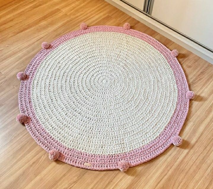 Berços, alcofas, tapetes e kit higiene em crochet