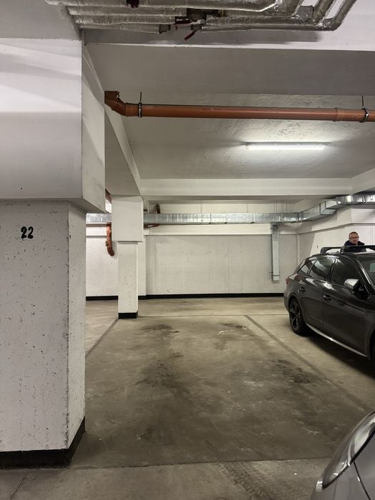 Miejsce postojowe w garazowcu  Kazimierza Krolewicza 1u