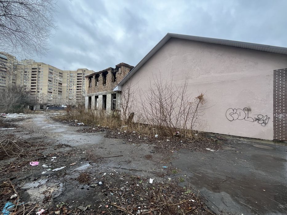 Продаж комплексу нежитлових приміщень 1709м2