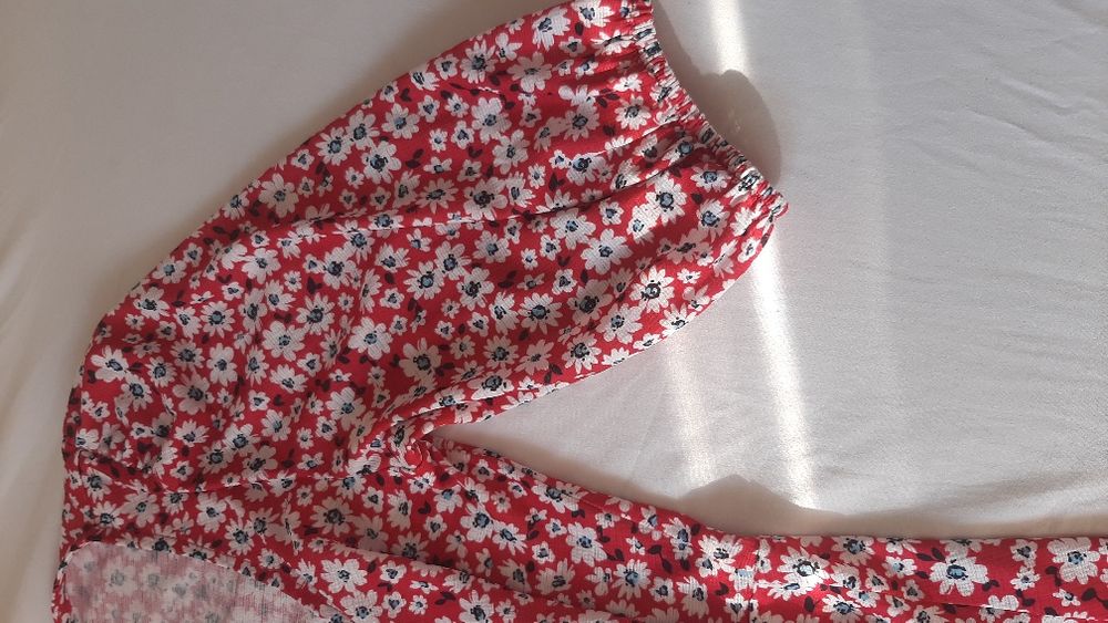 Vestido Floral Vermelho Bershka XS (Como Novo)