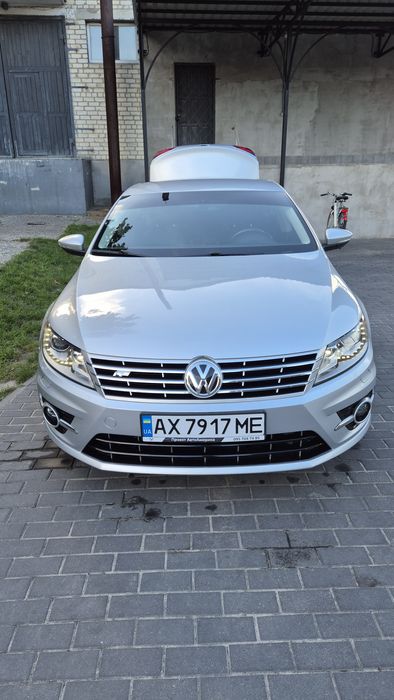 Продам свій фольксваген. 13 рік . R-line. 65т. Пробігу. Машина своя. Куплена у 21 році . Америка.
2 комплекта резини.