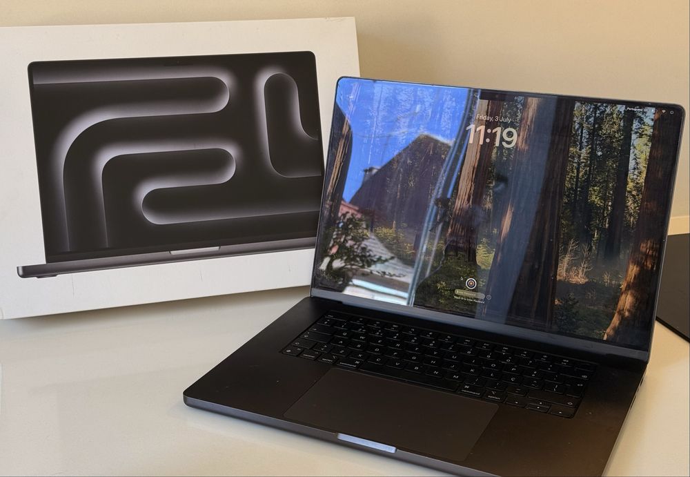 MacBook Pro M4 — 16